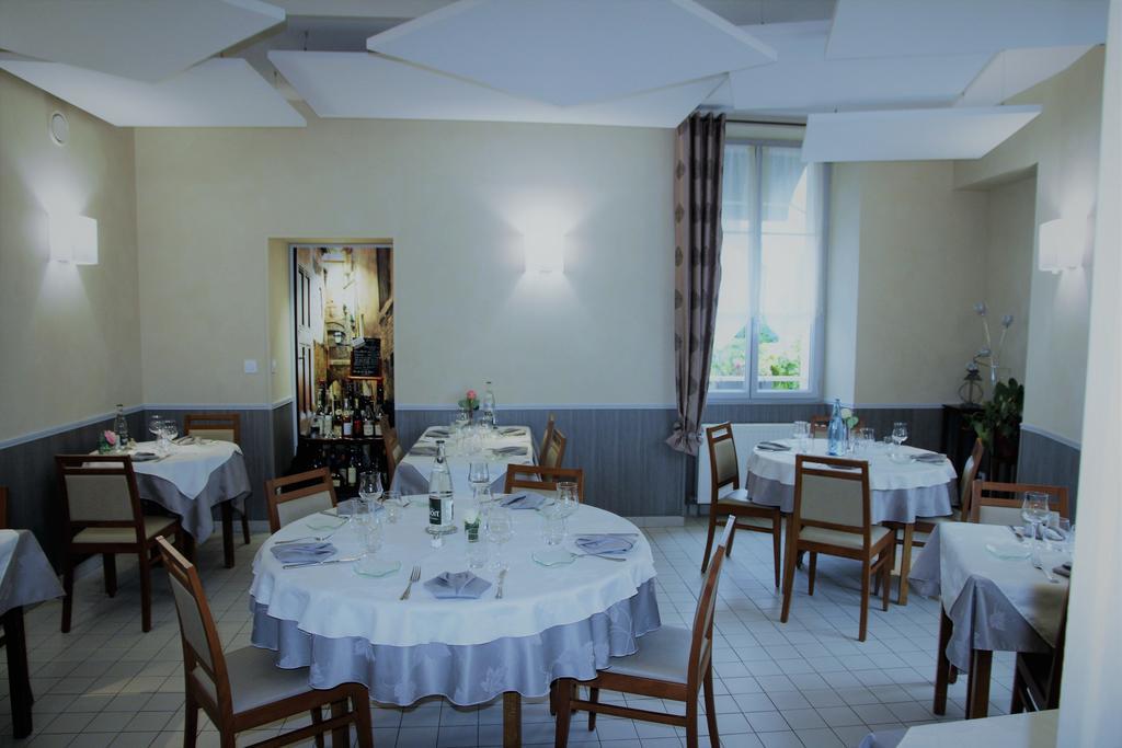 Auberge Du Cheval Blanc Beaumont-Pied-de-Boeuf  Esterno foto
