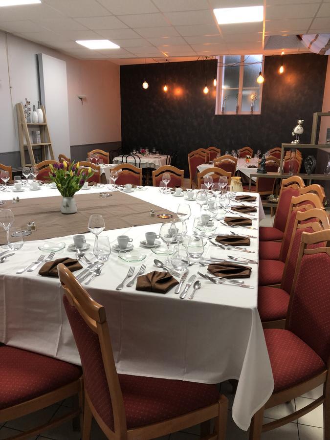 Auberge Du Cheval Blanc Beaumont-Pied-de-Boeuf  Esterno foto