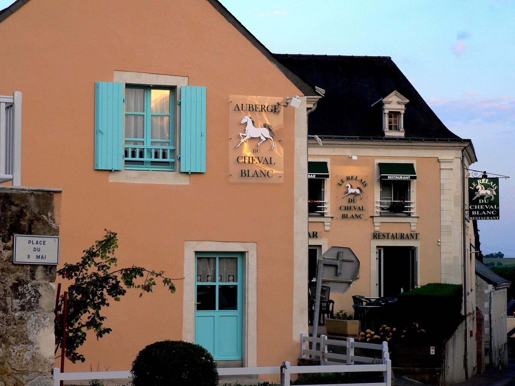Auberge Du Cheval Blanc Beaumont-Pied-de-Boeuf  Esterno foto