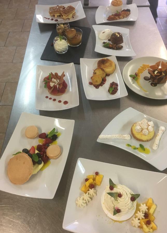 Auberge Du Cheval Blanc Beaumont-Pied-de-Boeuf  Esterno foto